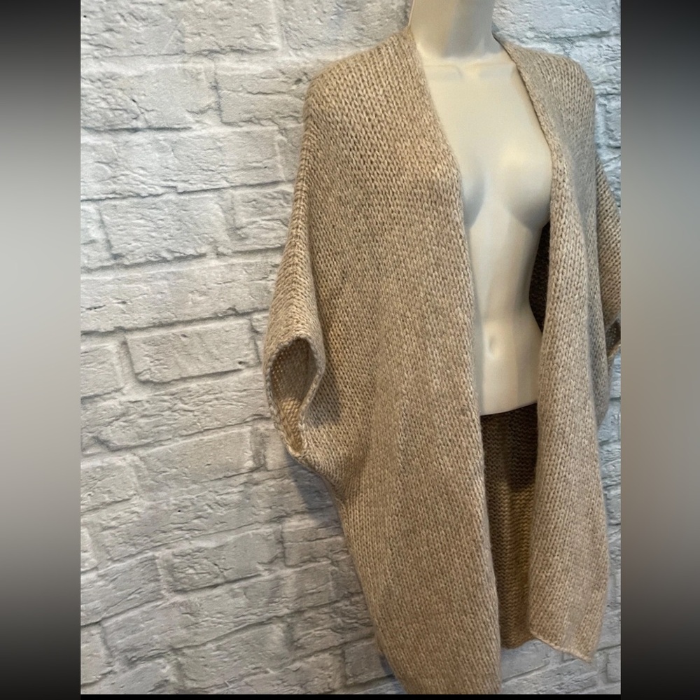 Latierra Women's Nube Vest in Oatmeal Alpaca Blend One Size - Picture 6 of 9